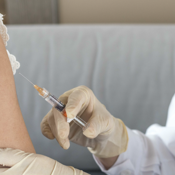 L'effet nocebo à l'origine des 2/3 des effets indésirables du vaccin COVID-19